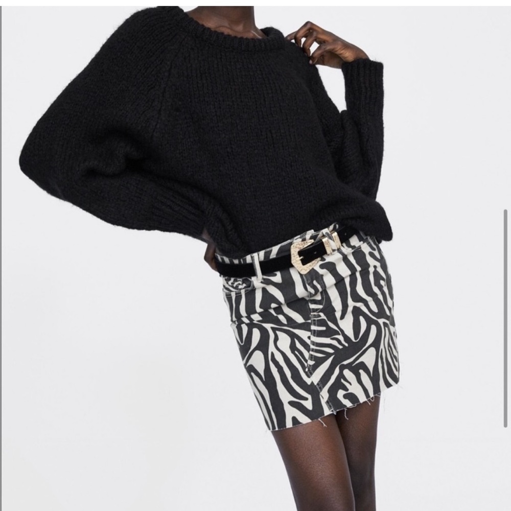 ZARA Zebra Print Raw Hem Denim Mini Skirt Black and Khaki Size XS